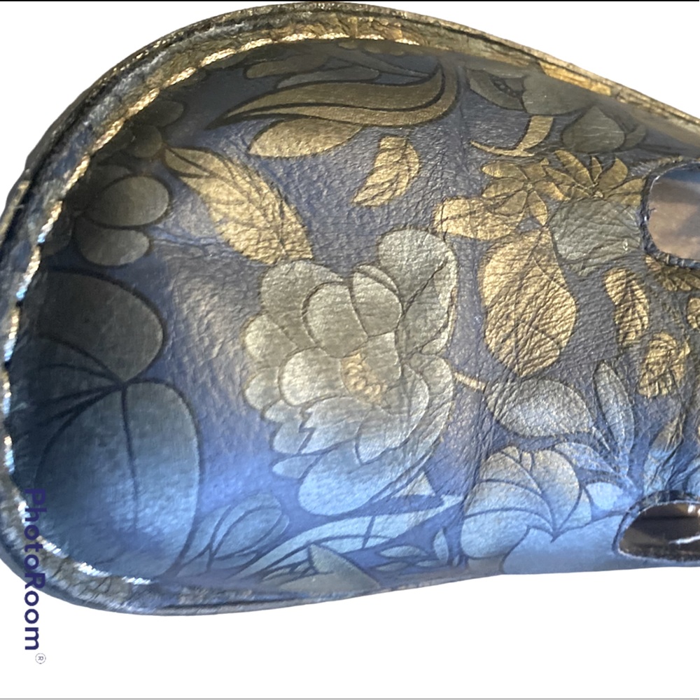 Algeria Leather Navy Floral Slip On women’s size 9.5